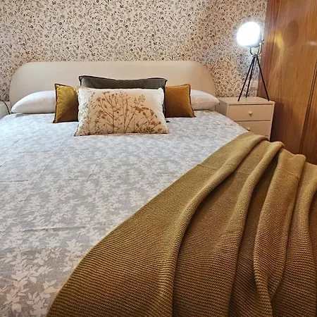 Apartment Yellow *